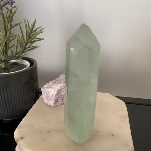 Mini fluorite tower. - Picture 2 of 5